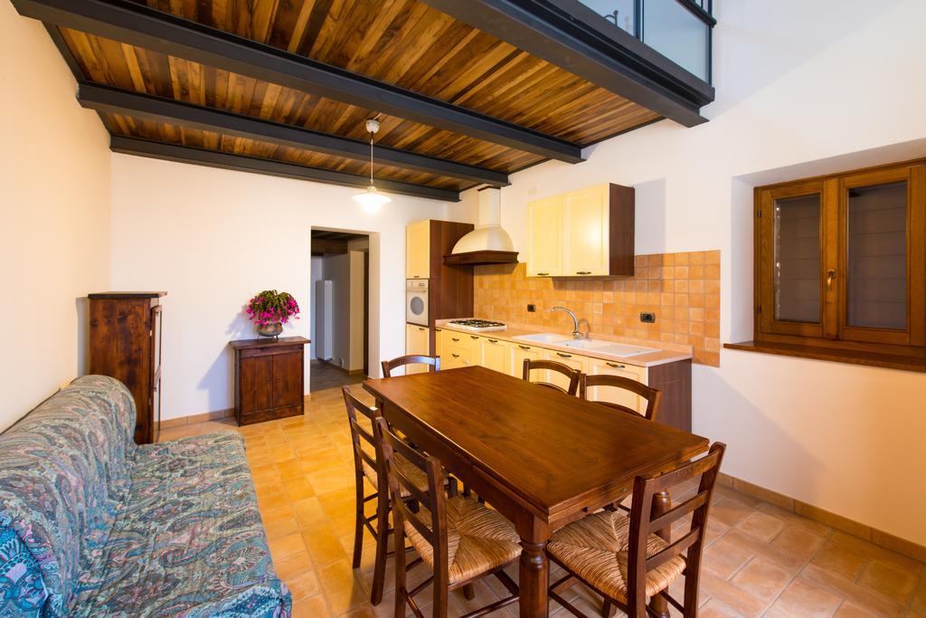 Casetta In Pietra Acqualagna Δωμάτιο φωτογραφία
