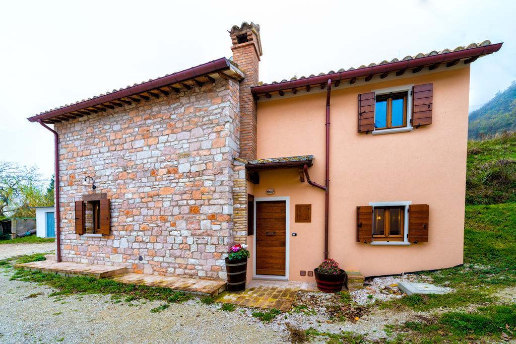 Casetta In Pietra Acqualagna Δωμάτιο φωτογραφία